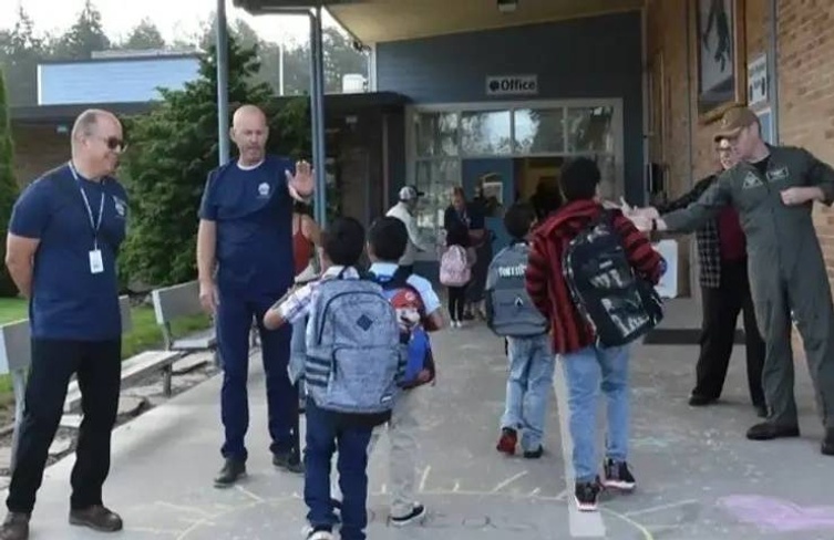 community greeters at olympic view elementary