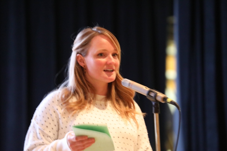 Marion Elementary School Principal Nicholette Hare welcomes people to the Winter Concert.