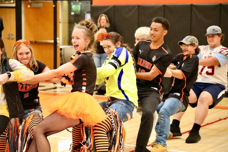 Students participate in the tug-of-war