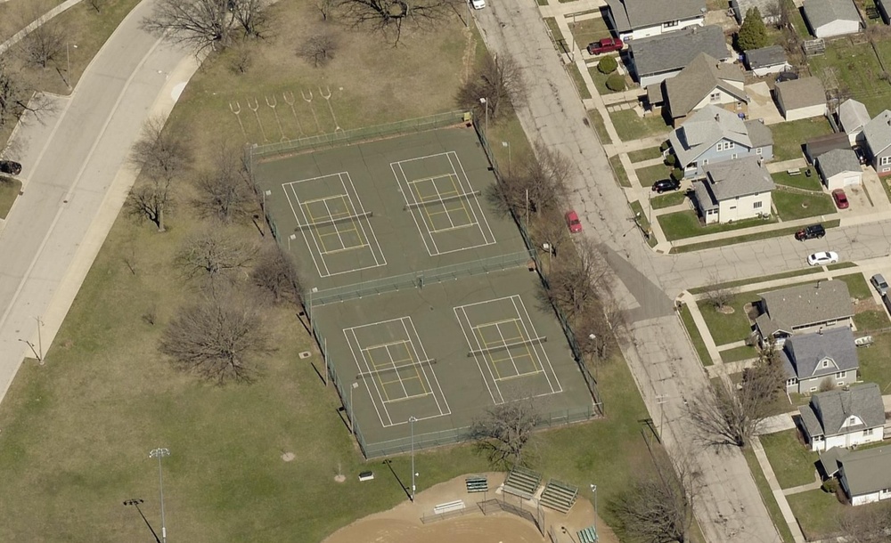 Play Pickleball at Lincoln Park: Court Information Pickleheads