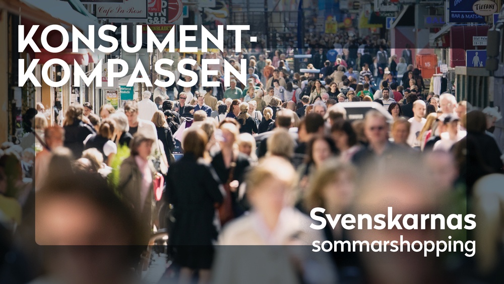 Folk på stan. En text där det står Konsumenkompassen, Svenskarnas sommarshopping.