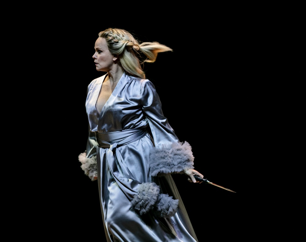 Hege Gustava Tjønn som Lady Macbeth.