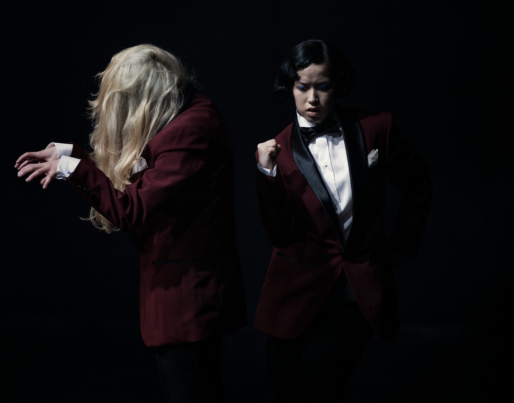 Dansare på bilden: Jennifer Wallén och Carla Mardones Ekberg.