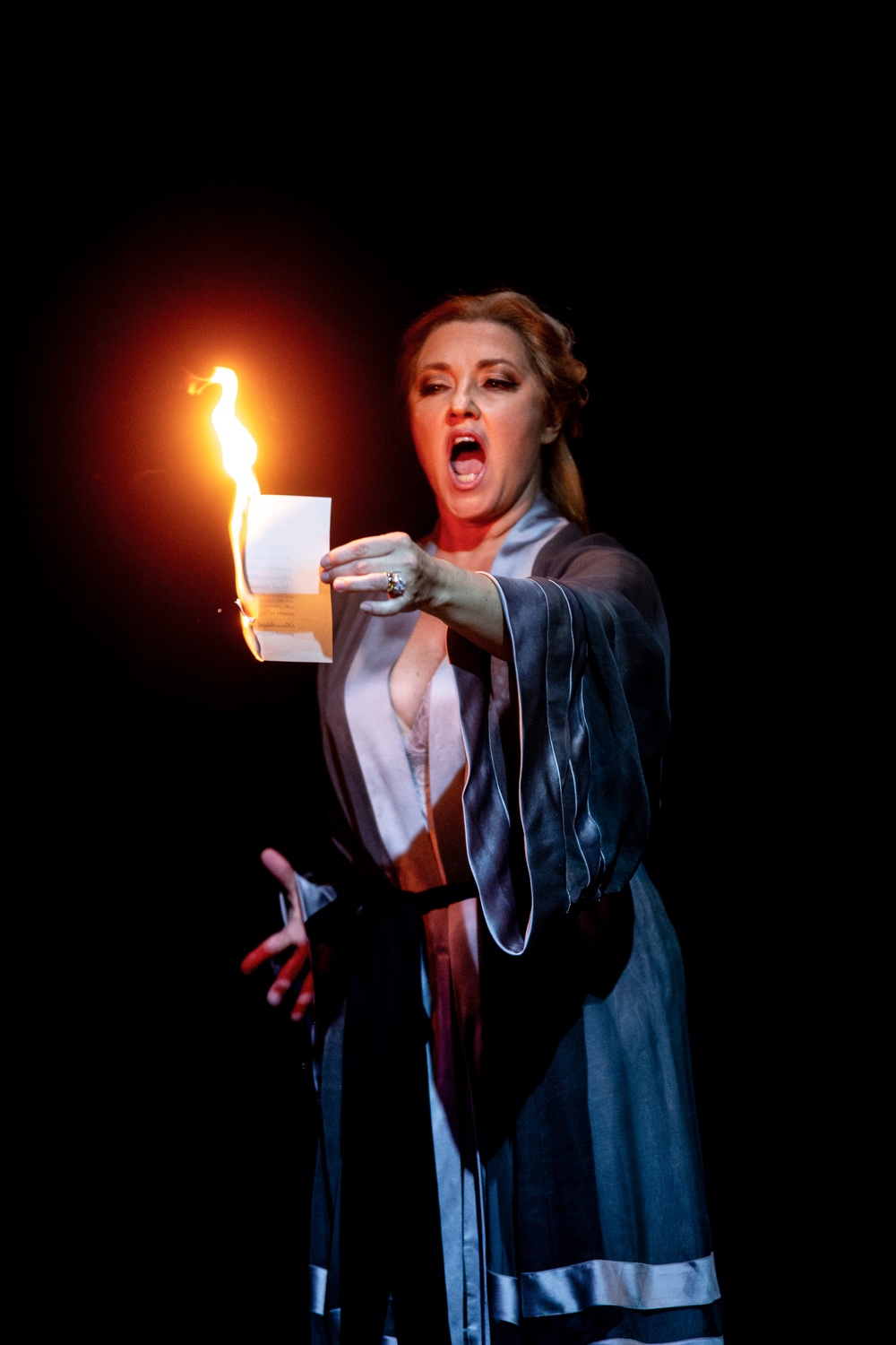 Susanna Levonen som Lady Macbeth.