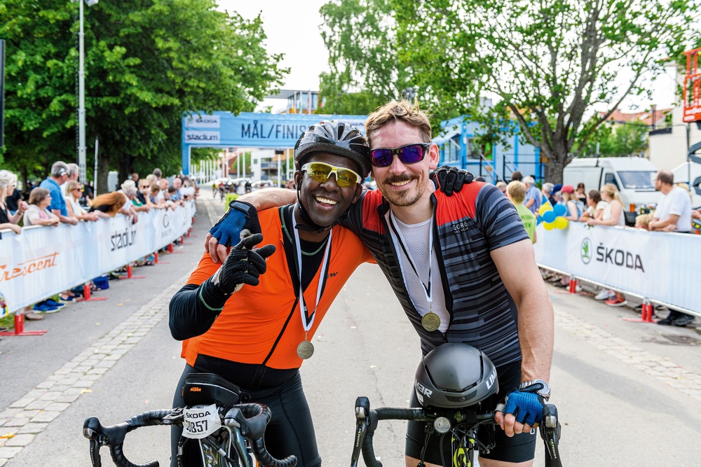 Rudolph Ndurya och Andreas Gunnmo var glada efter målgången i Motala.
Foto: Petter Blomberg