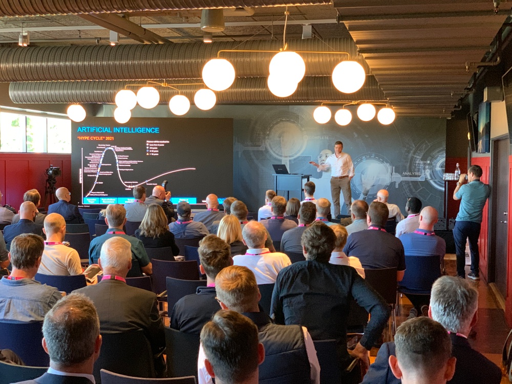 David Hallett, Sandvik Mining and Rock Solutions is the first speaker at the main conference. He talks about "Mine of the future – Focusing on primary trends we’re seeing in the markets around automation and digitalization".