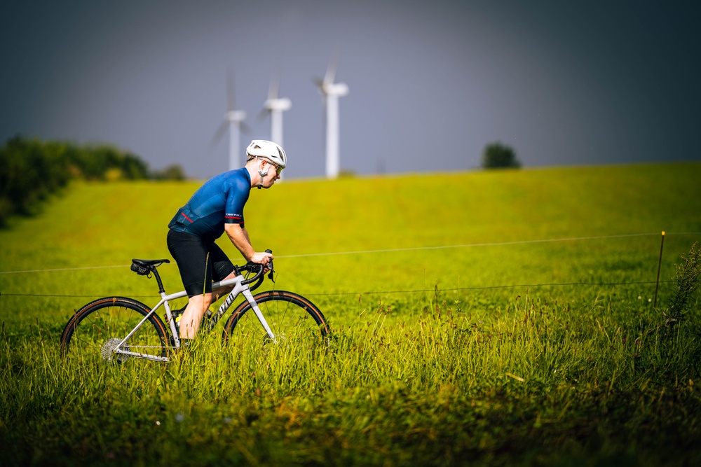 Fristads medvirker til at sætte fokus på gravelcykling og cross i nyt partnerskab med Danmarks Cykle Union.