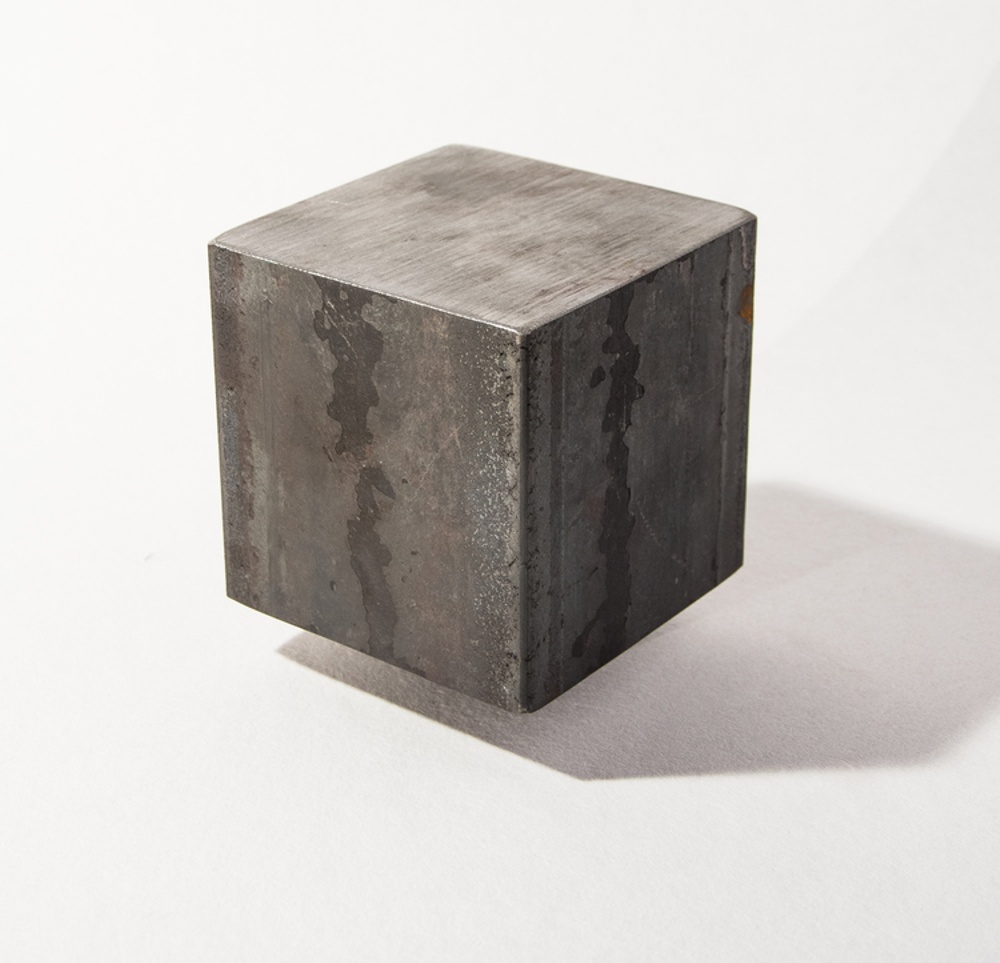 Vad kan smederna göra av en kub på 7 kilo järn?