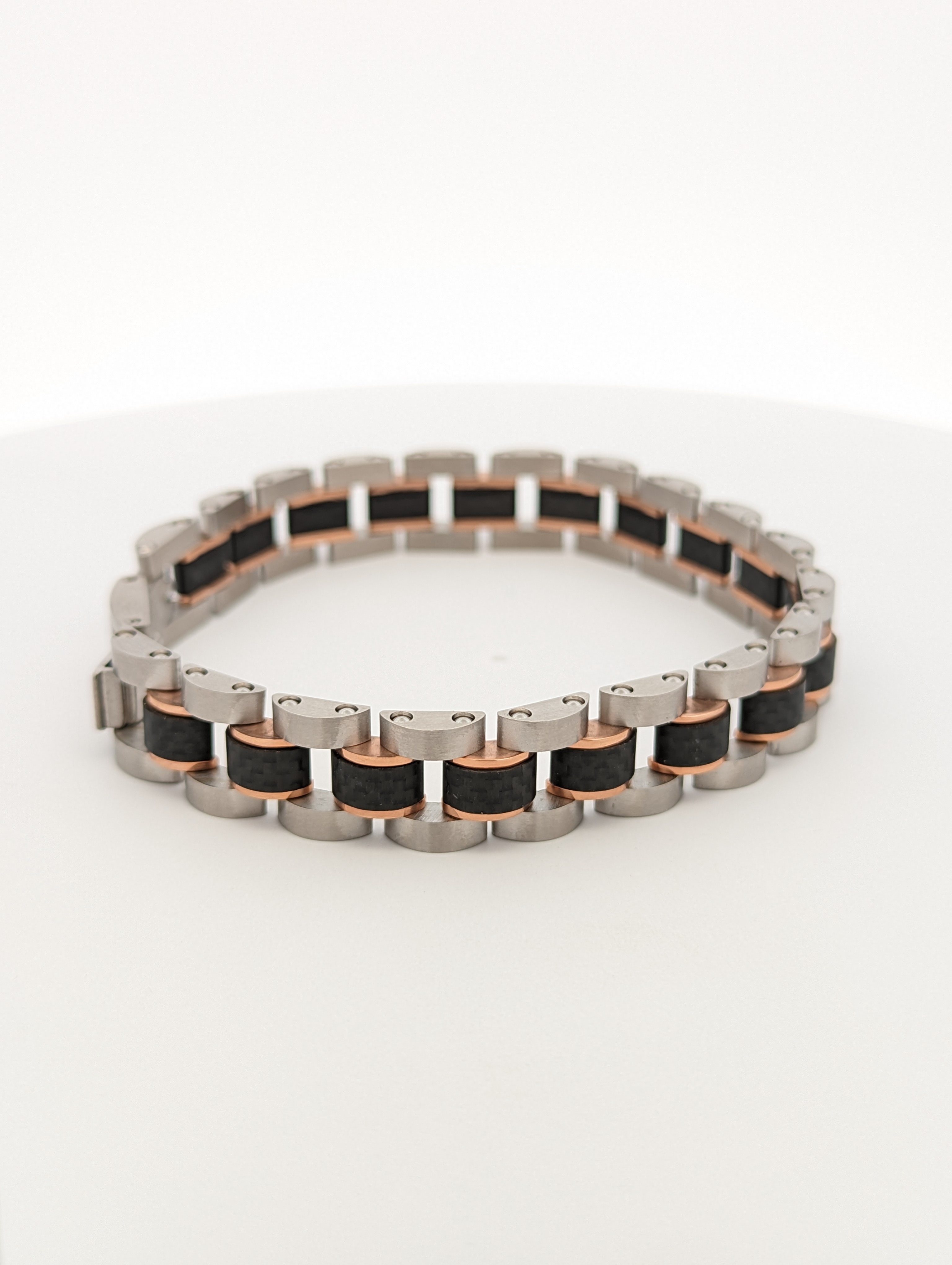 Amazing Tips for Choosing the Right Bracelet to Complement Your Style ||Golden Elegance men's bracelet ||