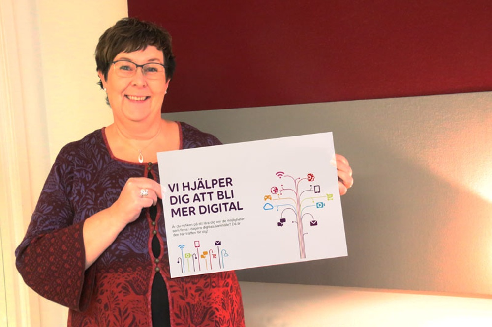 Projektledare Annelie Lindberg bjuder in till "Mer Digital" - alla seniorer 65 år eller äldre är välkomna!