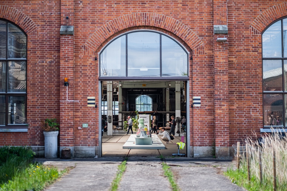 Huvudarenan för Southern Sweden Design Days 2022, de gamla järnvägsverkstäderna Lokstallarna i Kirseberg i Malmö.