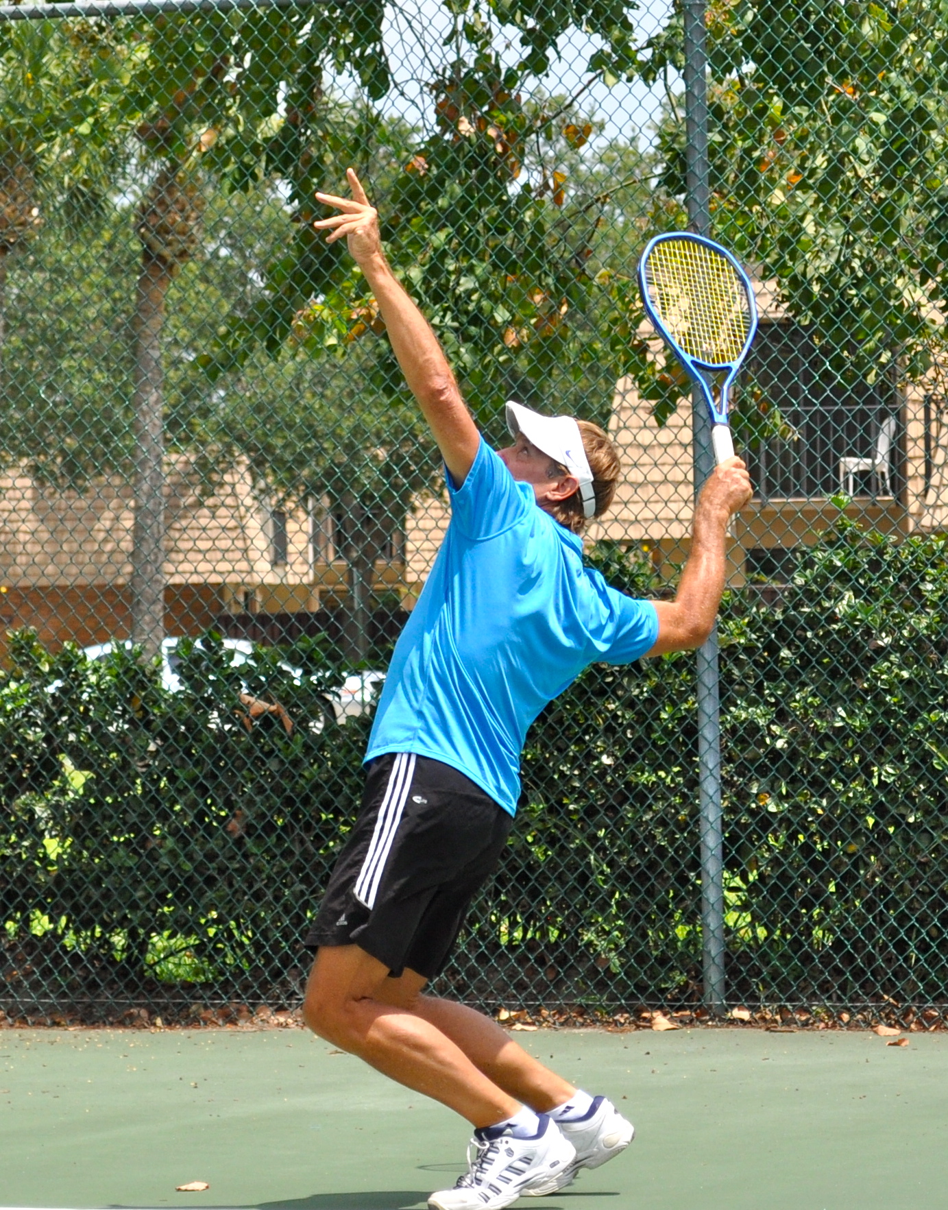 Dennis G. teaches tennis lessons in Palm Beach Gardens, FL