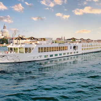 tourhub | Uniworld Boutique River Cruises | Milan, Venice & the Jewels of Veneto 