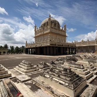 tourhub | Agora Voyages | Hubli to Badami, Hampi, Belur, Halebedu, Mysore & Bangalore Tour 