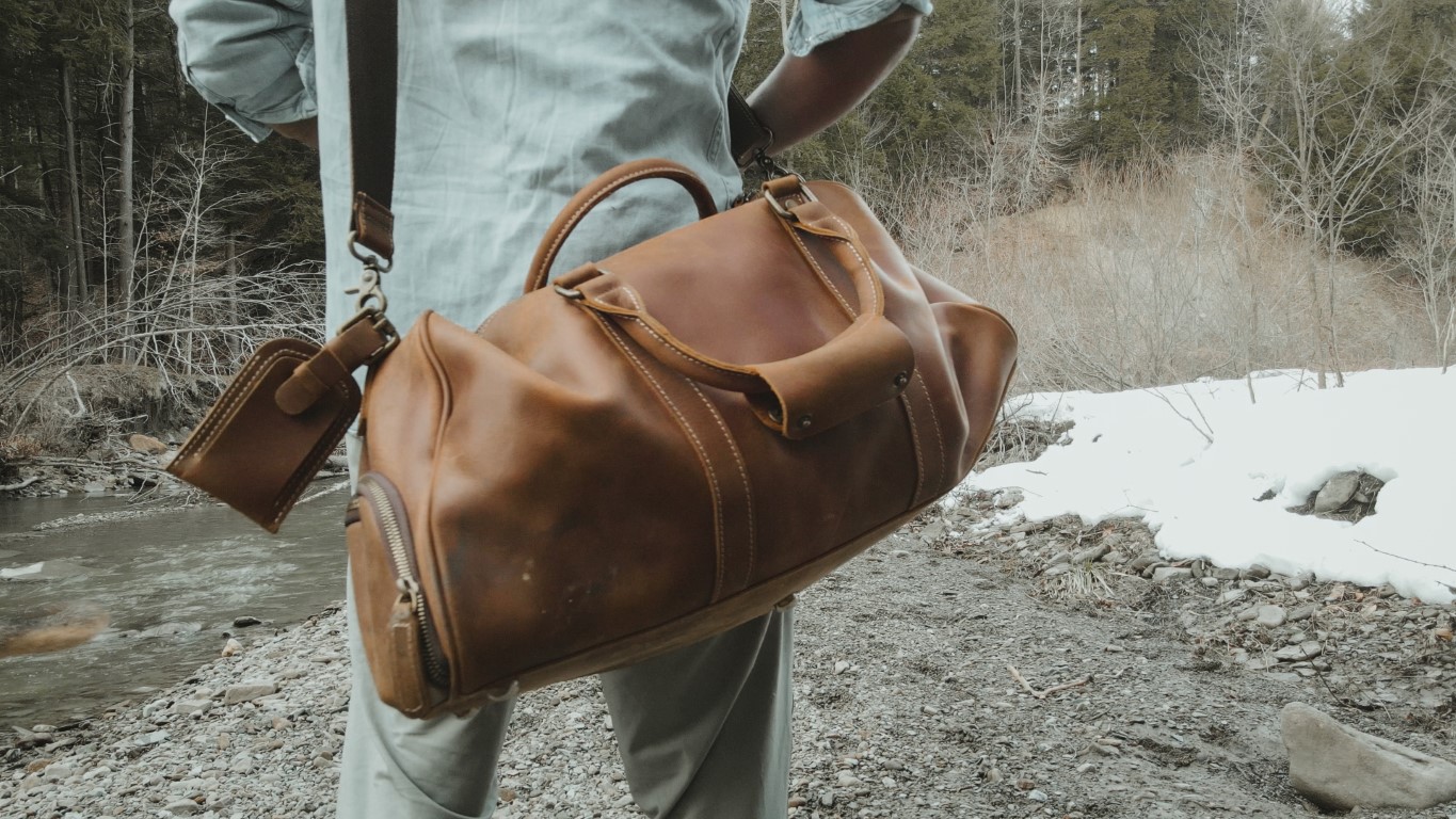 Leather Travel Accessories: How to Choose the Best Ones for Your Busin