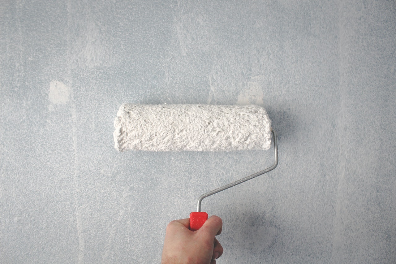 Should You Clean Walls Before Painting?