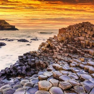 tourhub | On The Go Tours | Giant's Causeway & Derry (Hotel) - 3 days 