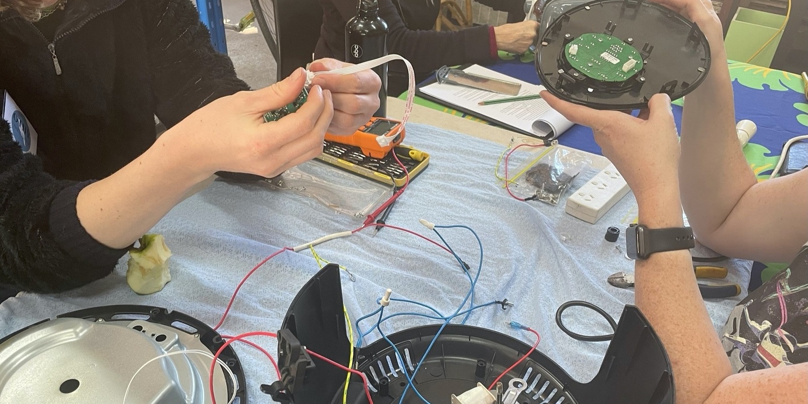 Banner image for Learn how to make electrical repairs – Demo & Repair Cafe by Othey