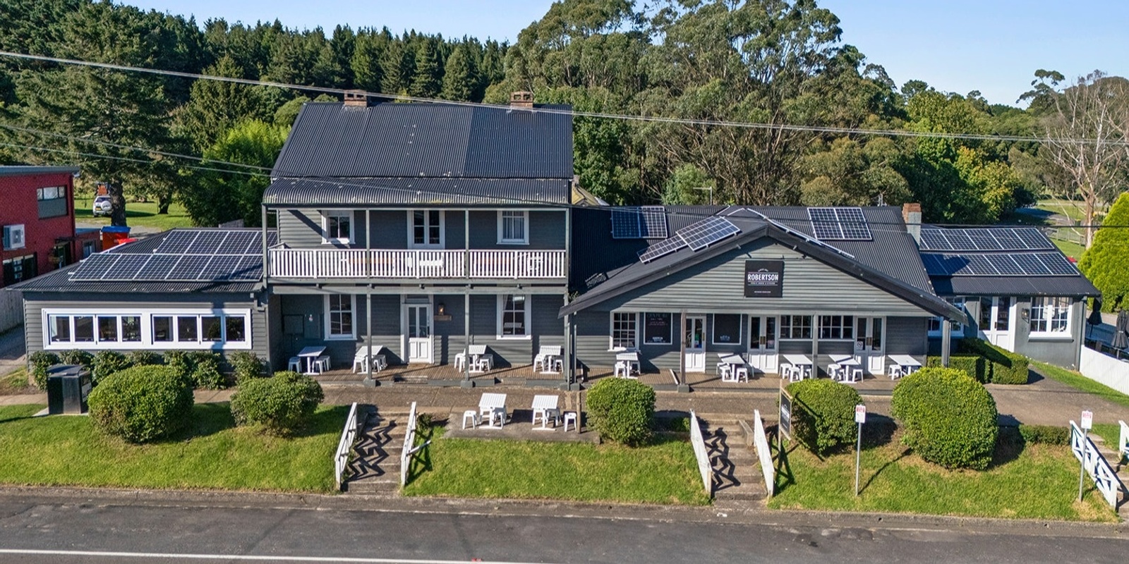 Robertson Public House's banner