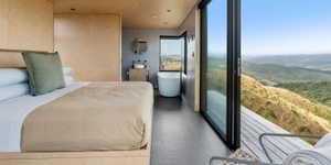 The Pod King w/ Ensuite and bathtub (Workshop included)