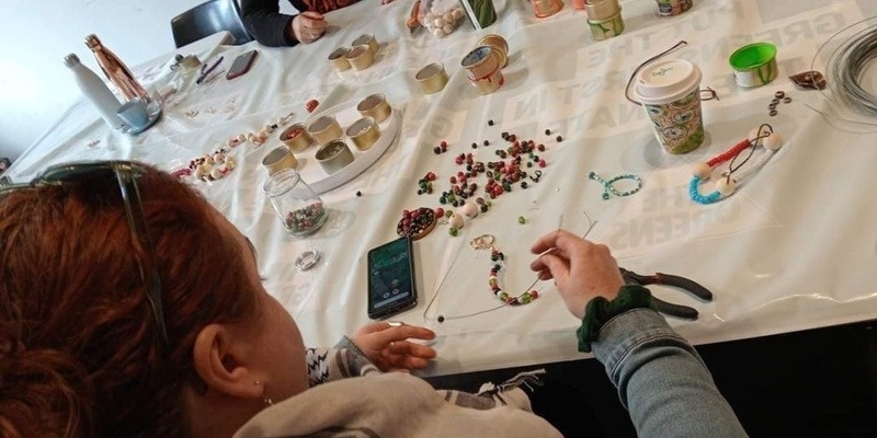 Jewellery making with Kaurna woman Bonny Brodie