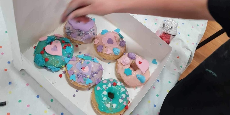 Kids donut decorating class