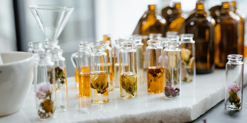 Signature Scents: Make Your Own Perfume with Lily