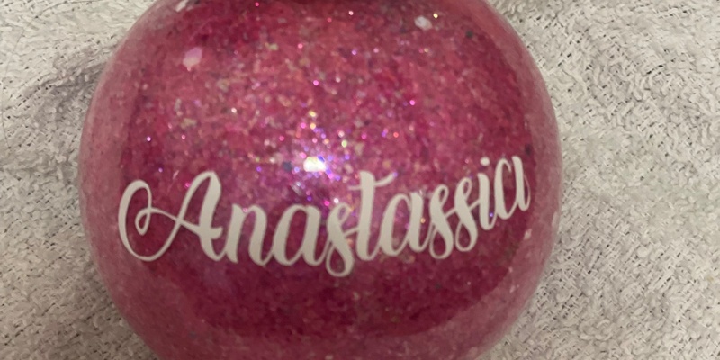 Make your own Christmas Glitter Baubles