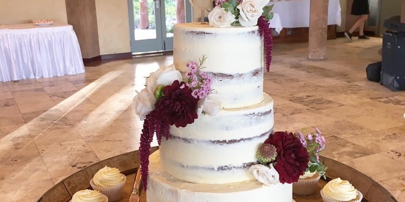 Two tier stacking cake class