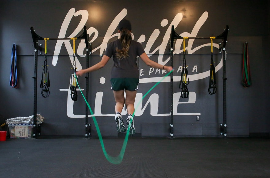 woman rope jumping in the gym