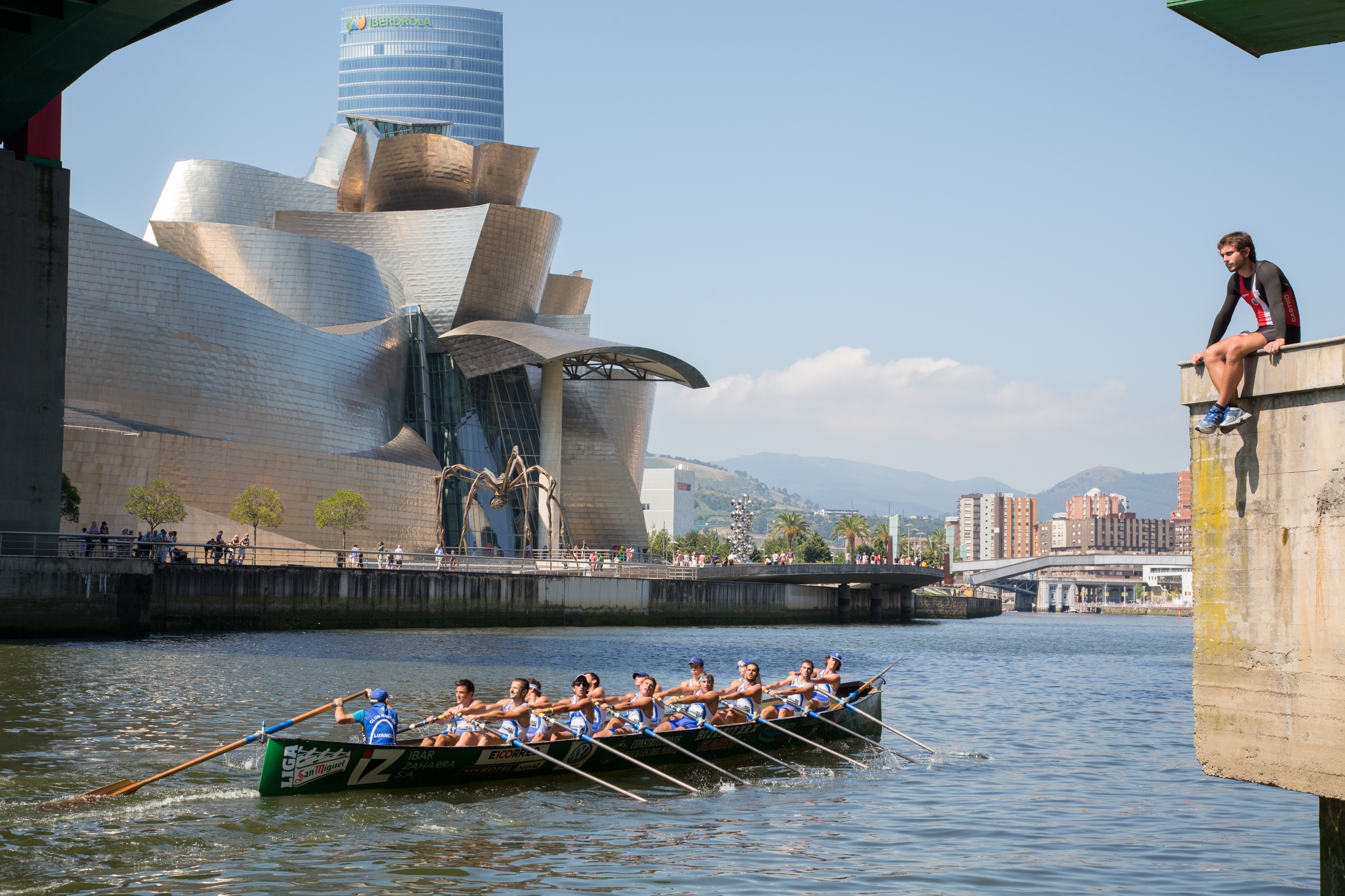 Bilbao, Guggenheim y Gaztelugatxe desde San Sebastián en  Tour Semi-Privado con Recogida - Alojamientos en San Sebastián