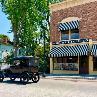 tourhub | Tours of Distinction | Mackinac Island feat. Niagara Falls 