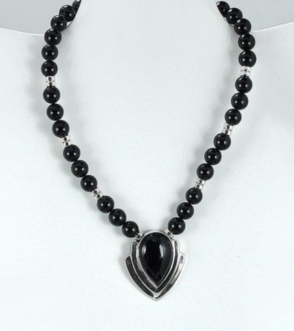 10 Best necklace for Black Dress That Loved by Women || vintage isnpired black onyx necklace ||
