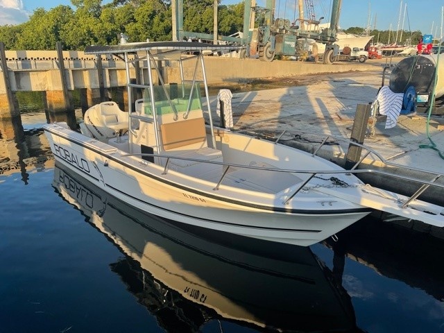 22' Robalo Center Console