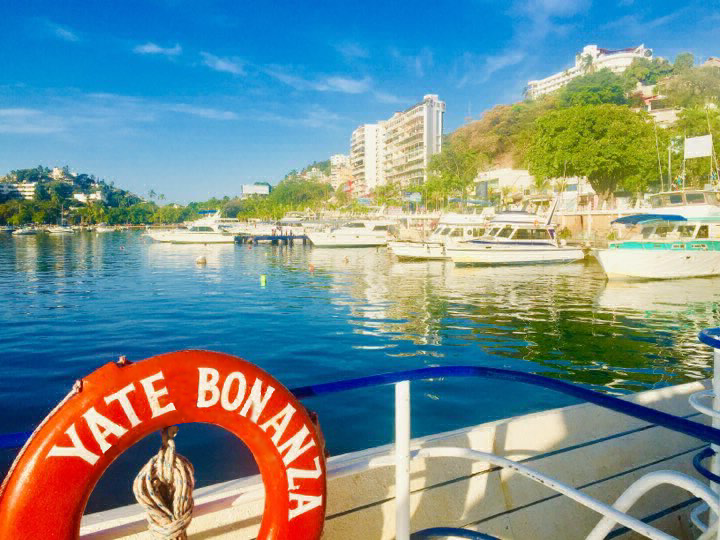 Bonanza Yatch Cruise at Acapulco with Pick up - Accommodations in Acapulco