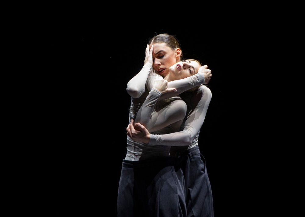 Dansare: Whitney Jensen och Samantha Lynch.
Foto: Joerg Wiesner