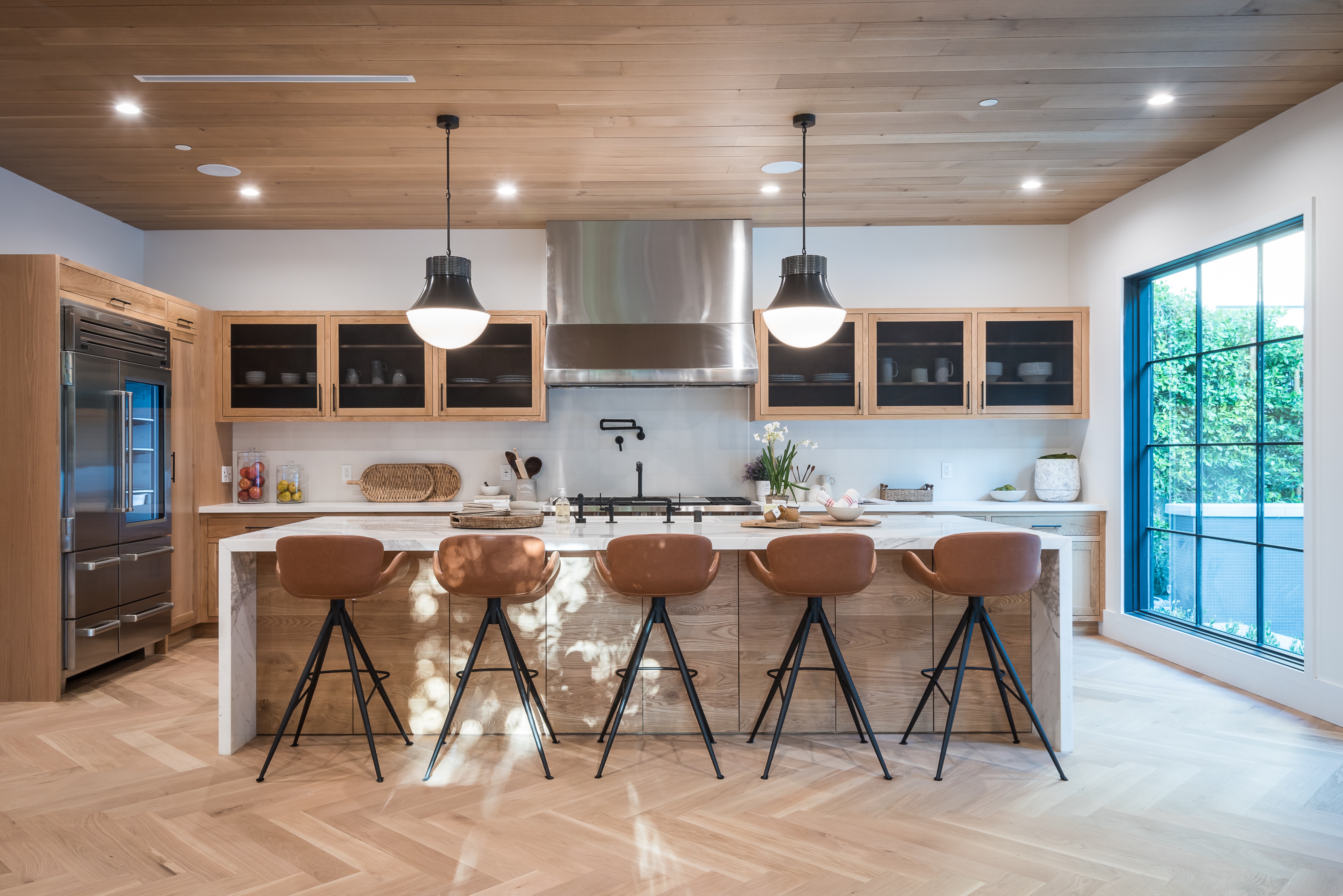 A cool kitchen setting idea