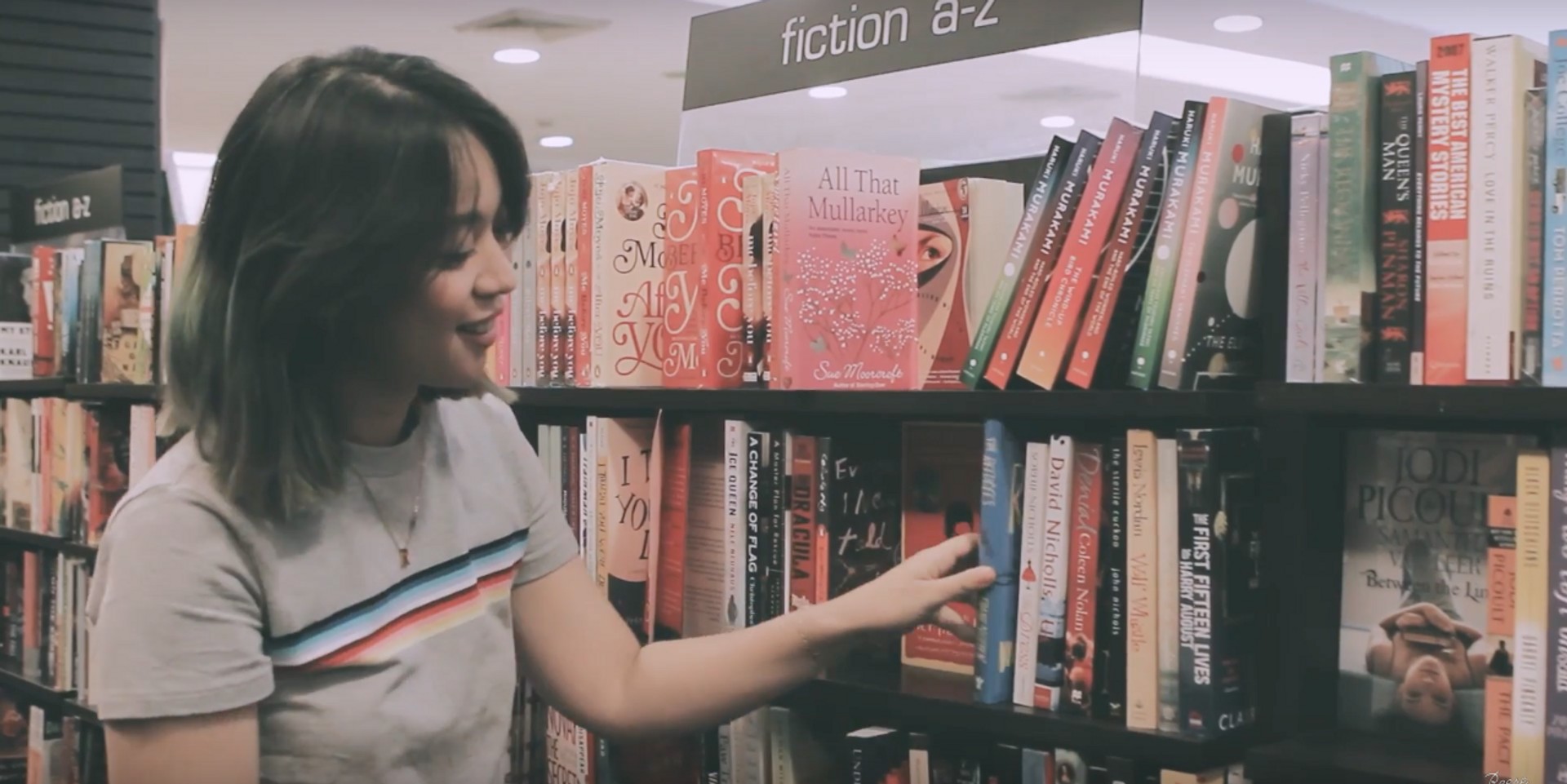 Reese Lansangan takes the #ArigatoInternetHunt to Fully Booked stores