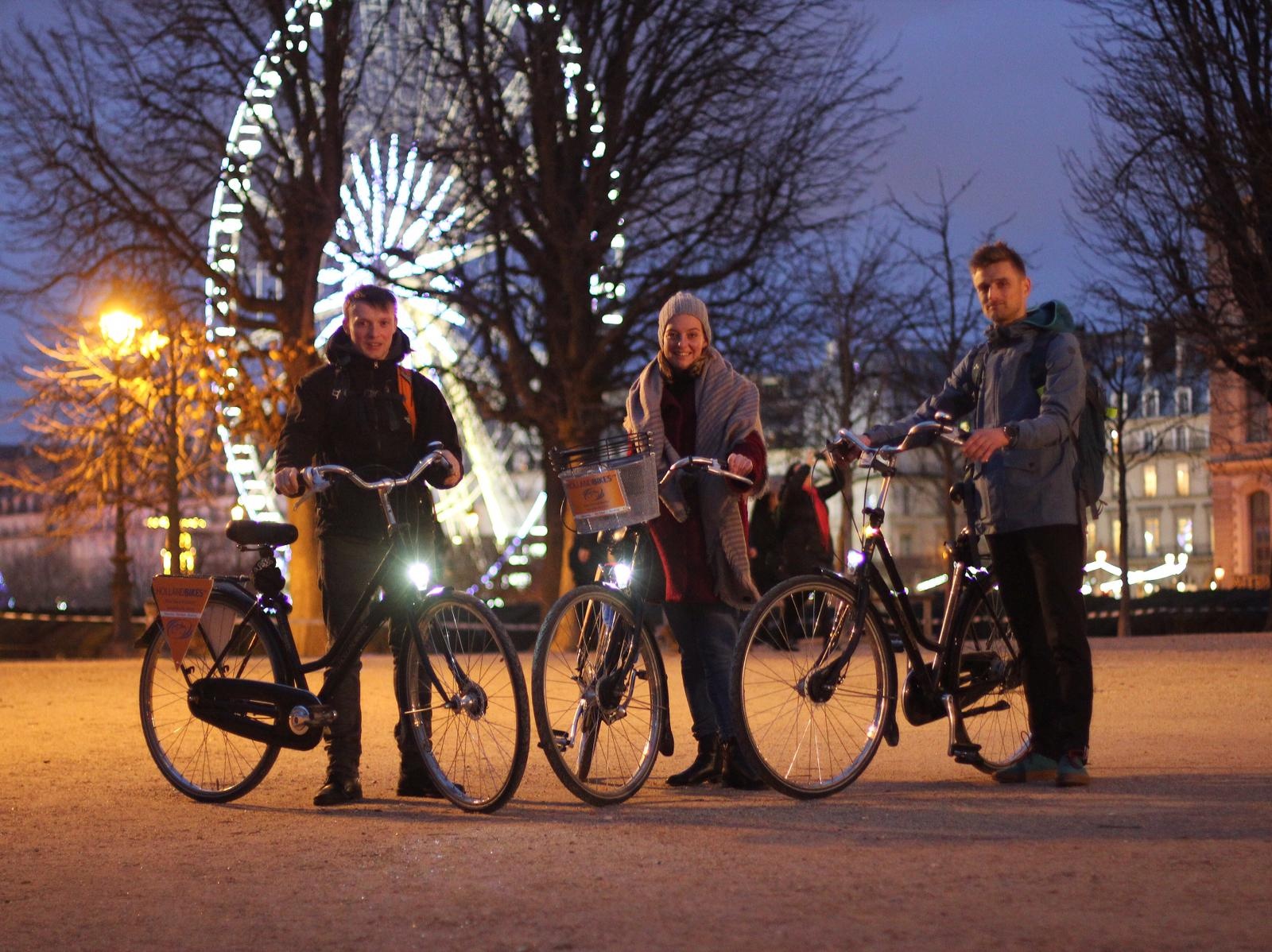 Paris By Night Bike Tour in Small Group - Alojamientos en Paris
