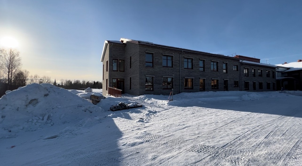 Nya Älvbackens särskilda boende i Vindeln är invigt och klart för inflyttning. I mitten på mars 2023 flyttar de första hyresgästerna in i de nya lokalerna.