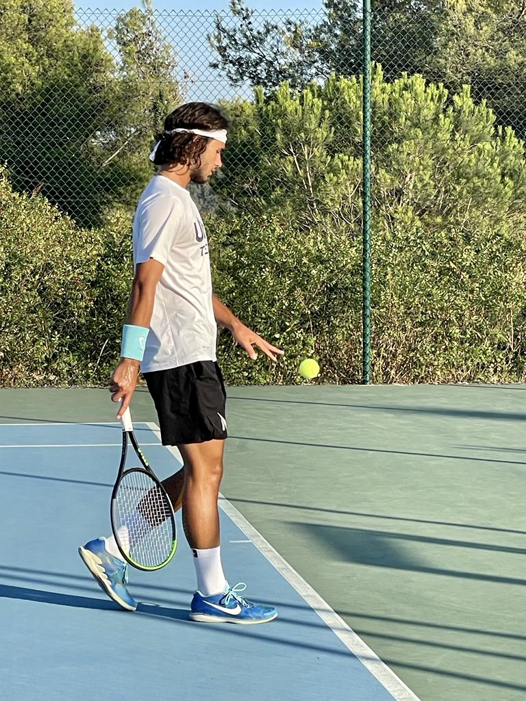 Hugo C. teaches tennis lessons in Melbourne, FL