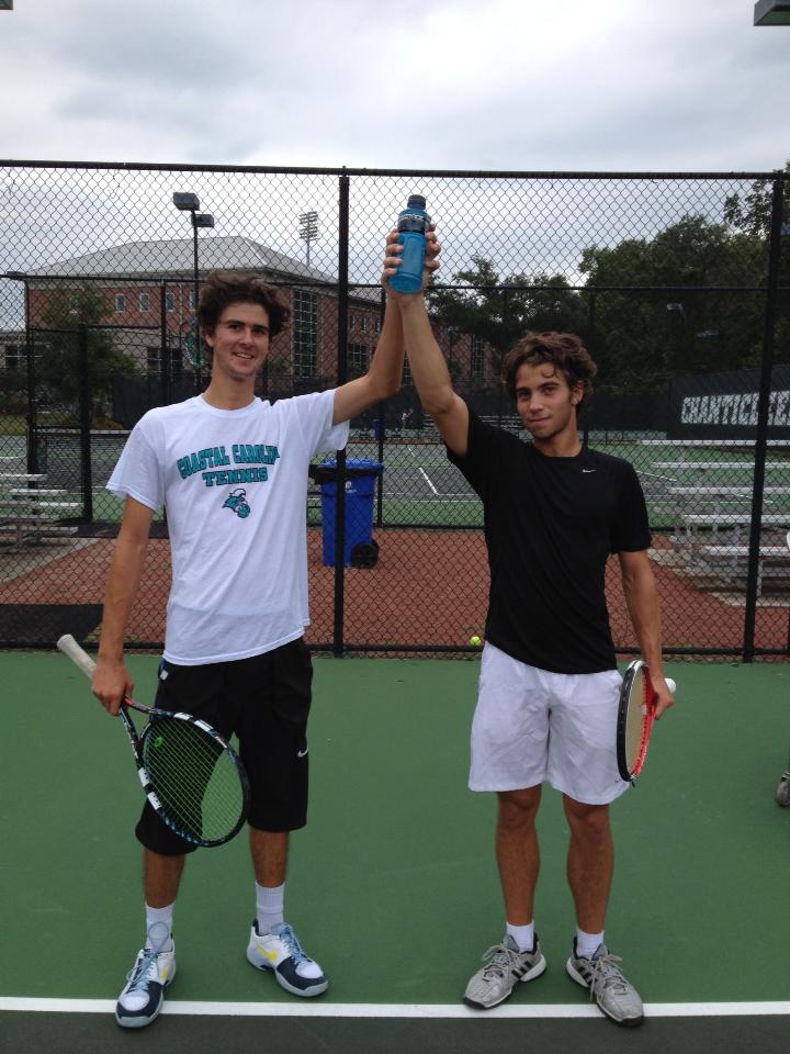 Renan R. teaches tennis lessons in Jupiter, FL