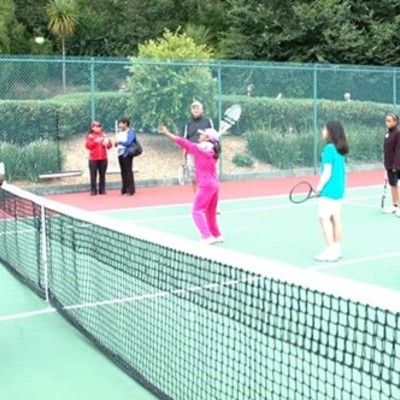 Lee J. teaches tennis lessons in Vallejo, CA