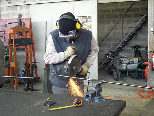 Représentation de la formation : Travail du métal au auto construction – Fabrication d’outils agricoles