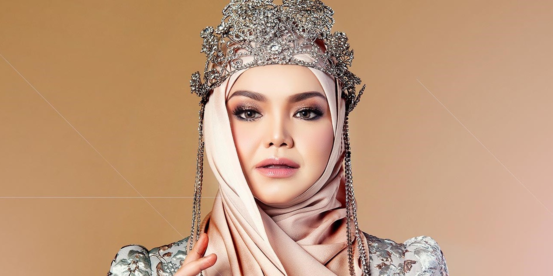 Siti Nurhaliza Siti Nurhaliza Age Height Weight Biography Net Worth In 2021 And More Dato