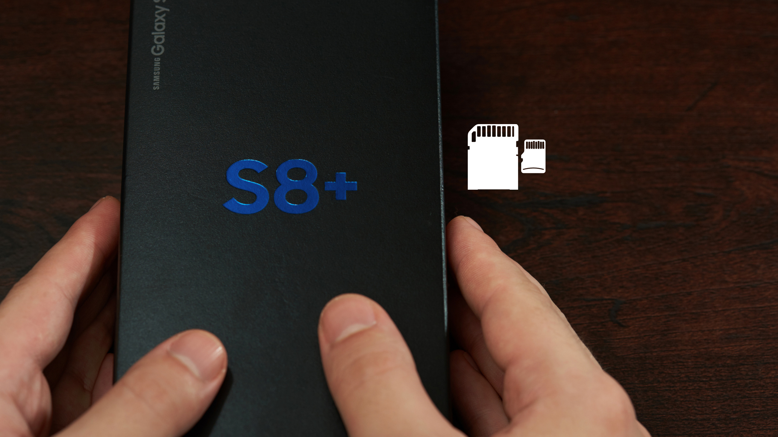 Galaxy S8 with an SD card