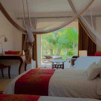 tourhub | Today Voyages | Les Secrets du Kenya en Safari et Extension a Diani Beach 