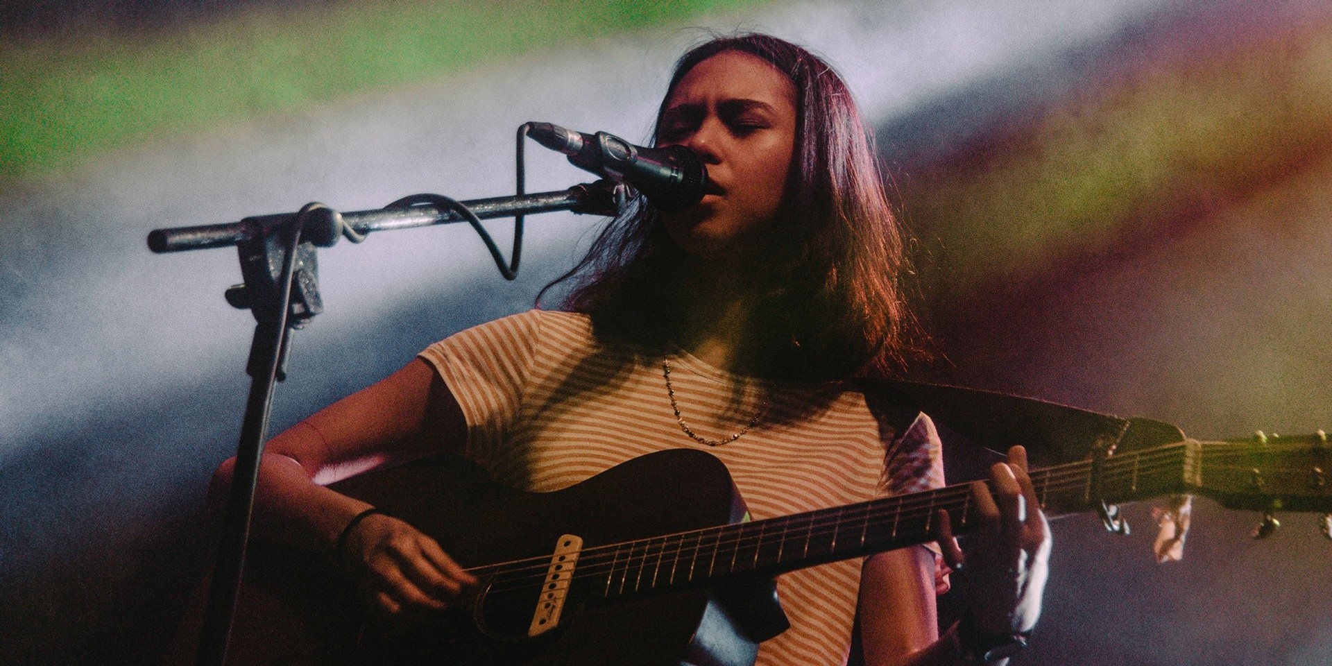 Clara Benin surprises fans with stripped down performance – watch