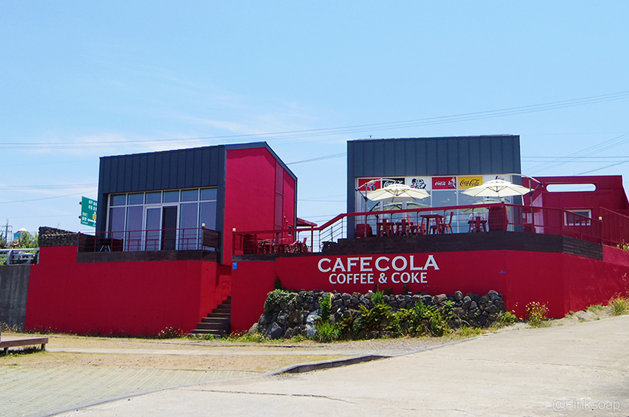  Coke-themed cafe