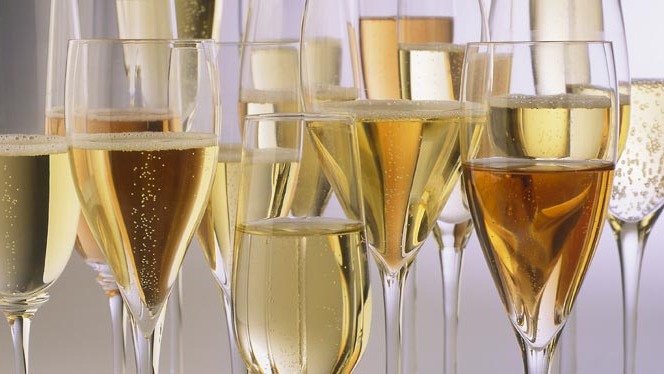Représentation de la formation : Les Vins de Champagne, Terroirs, Vins, Service Accord Met 